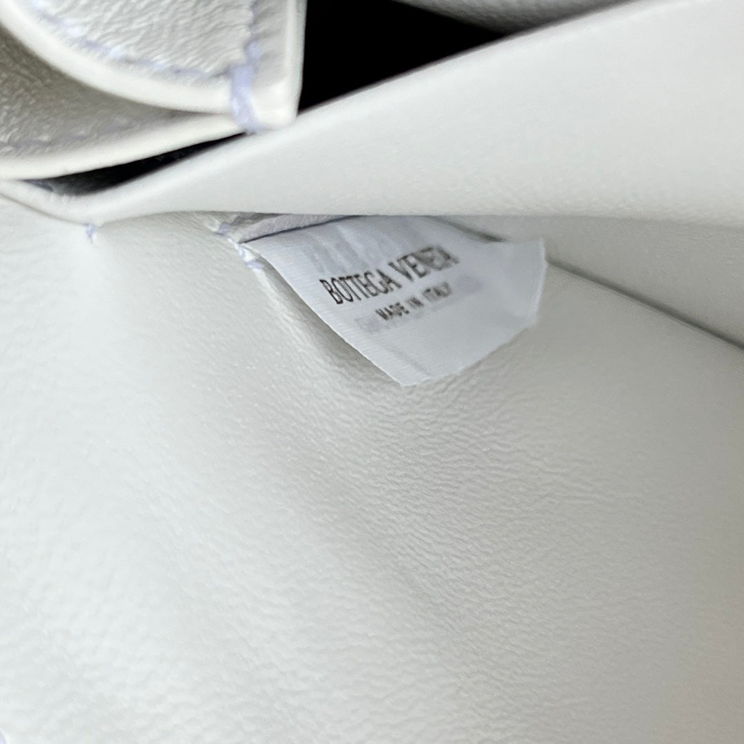 INTRECCIATO 16 BAG in WHITE MIX RED LAMBSKIN