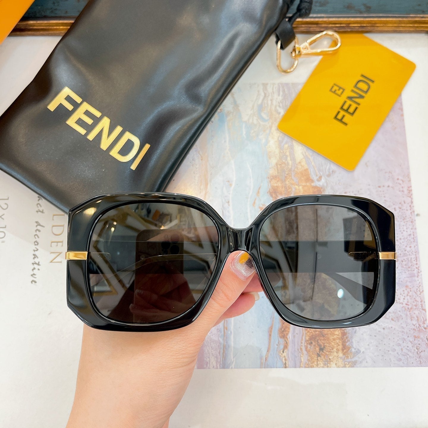 Oversized Ff Diamonds Square Frame Sunglasses Fe40065F In Acetate