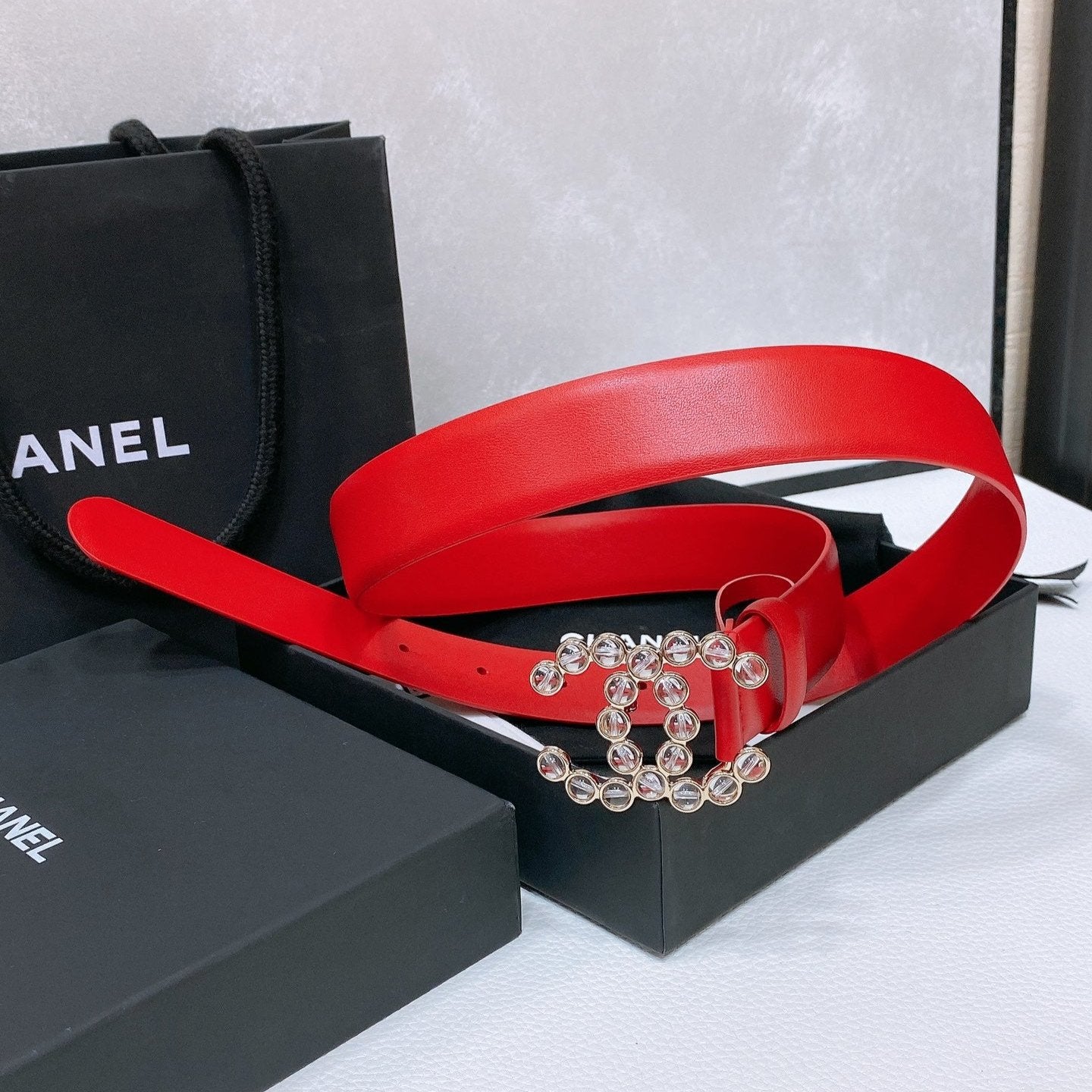 Cc Belt 30 Mm In Cherry Red Calfskin Pearl Logo With Gold Hardware