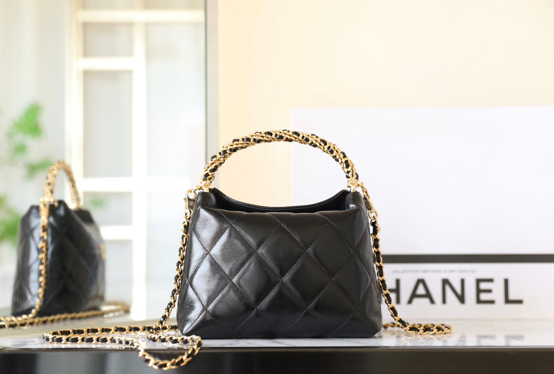 CC Large Tote 39 Light Beige Canvas Pearl Logo