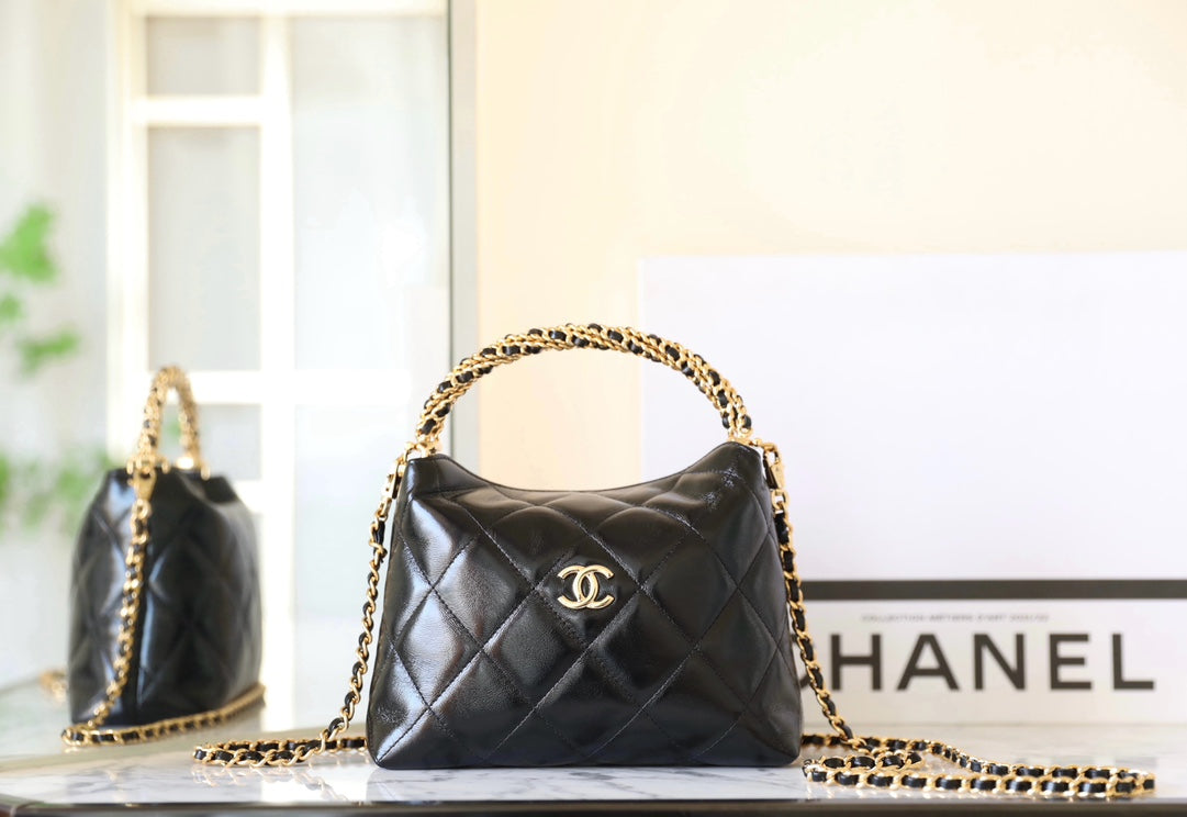 CC Large Tote 39 Light Beige Canvas Pearl Logo