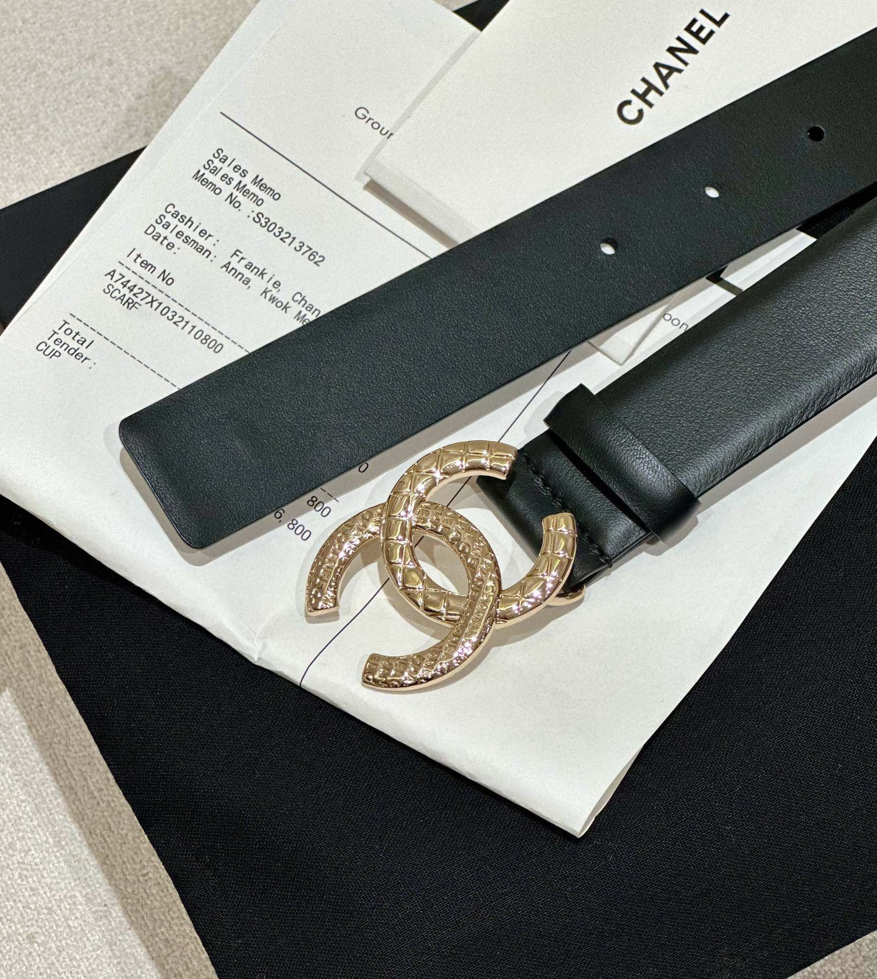 Double C Belt 30Mm In Black Calfskin With Gold Hardware And Caro Stitching