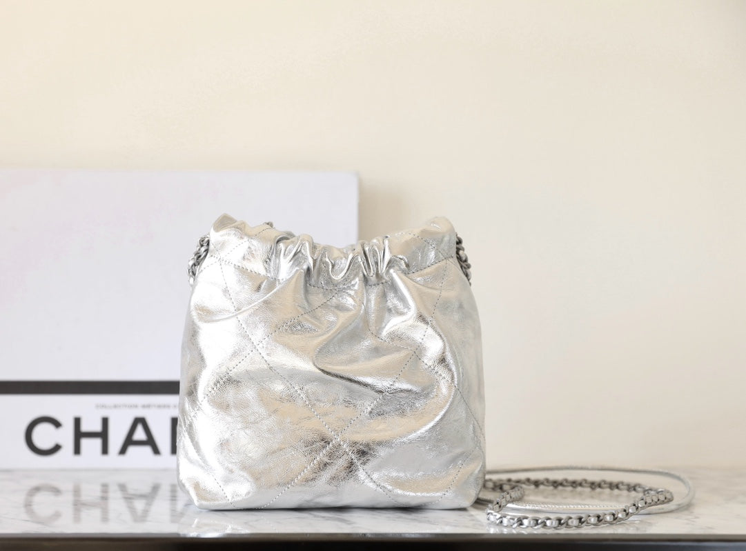 CC Large Tote 39 Light Beige Canvas Pearl Logo