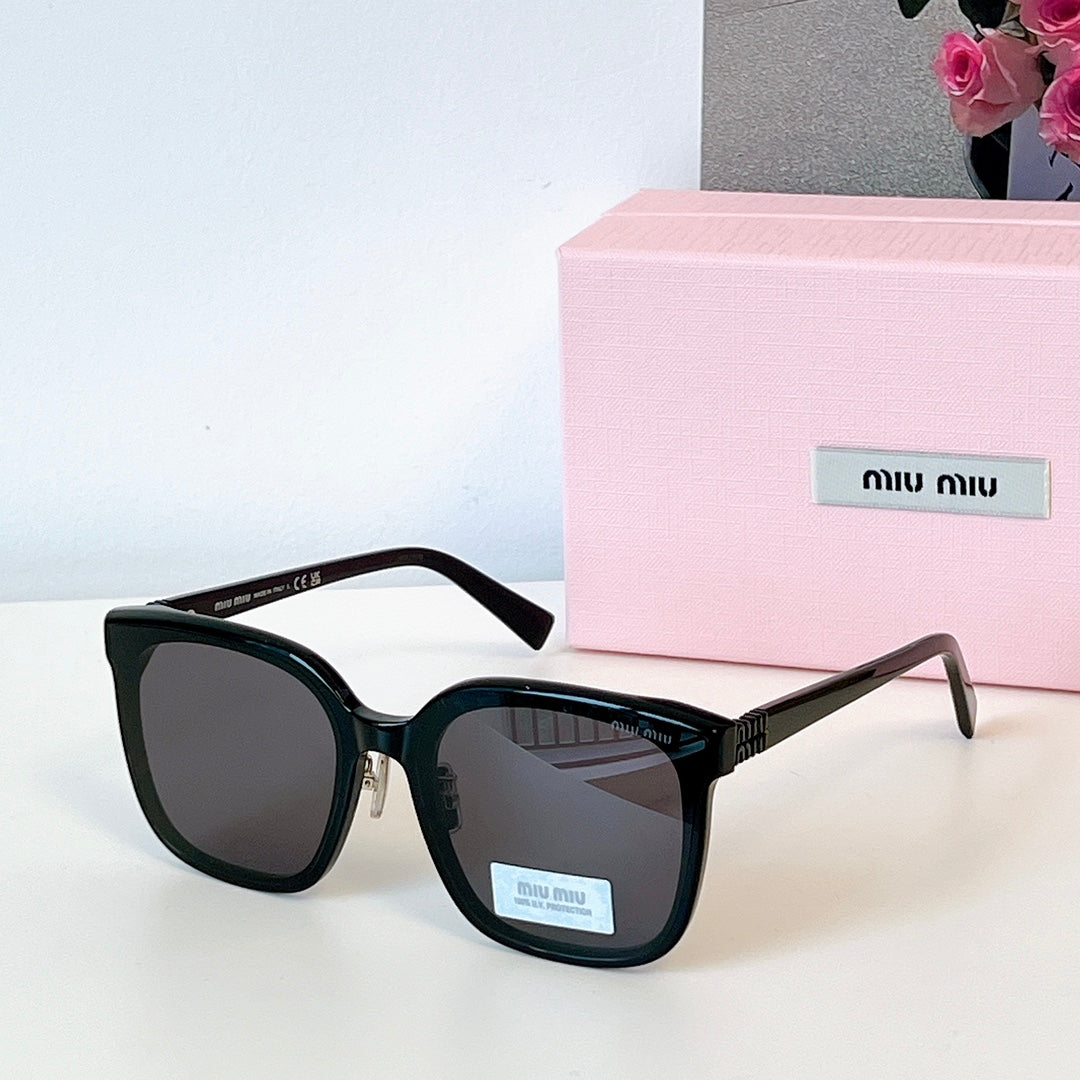 Miumiu Sunglasses 695771