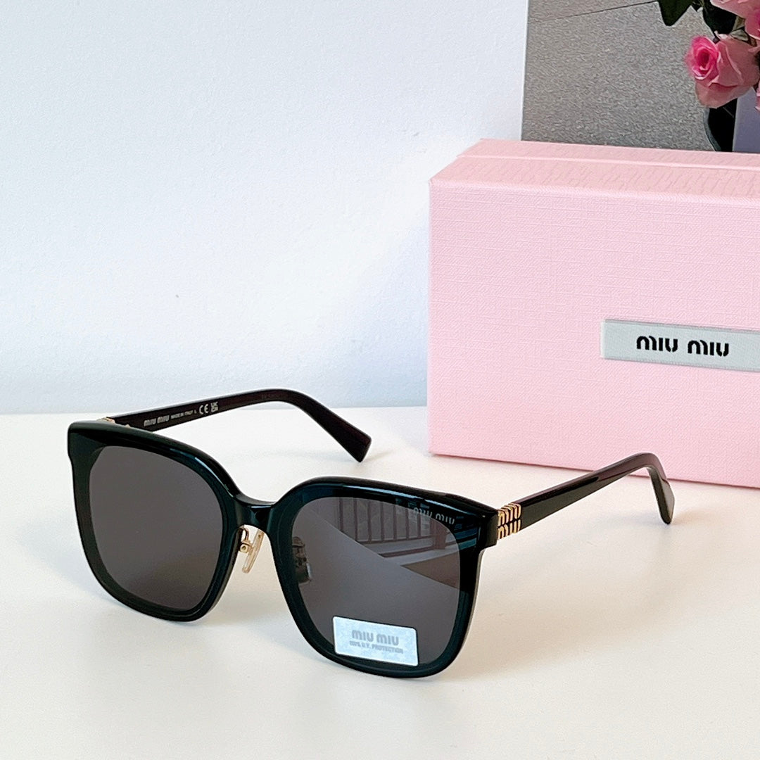 Miumiu Sunglasses 695771