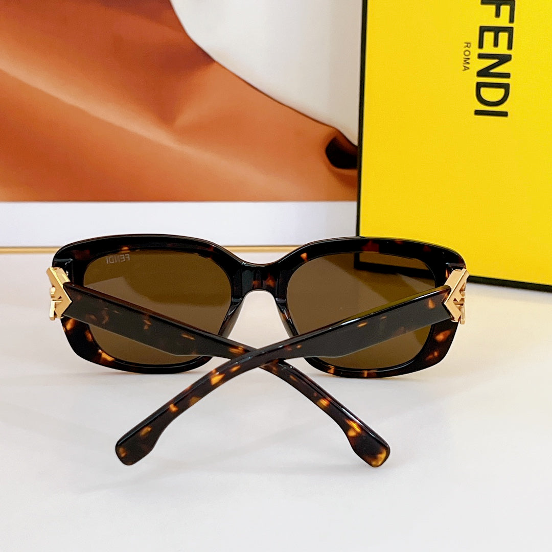 Roma Square Frame Sunglasses Fe40138 In Acetate