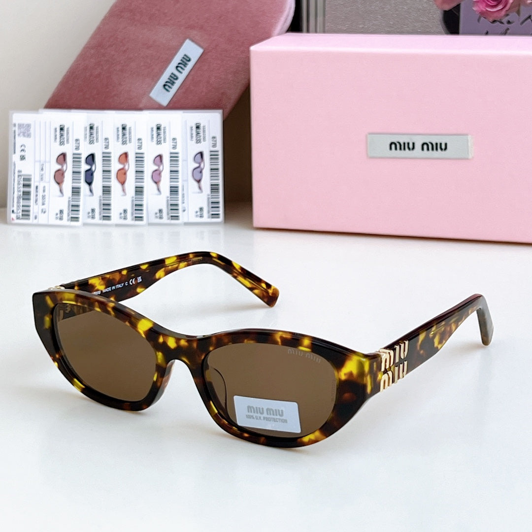 Miumiu Sunglasses 679437