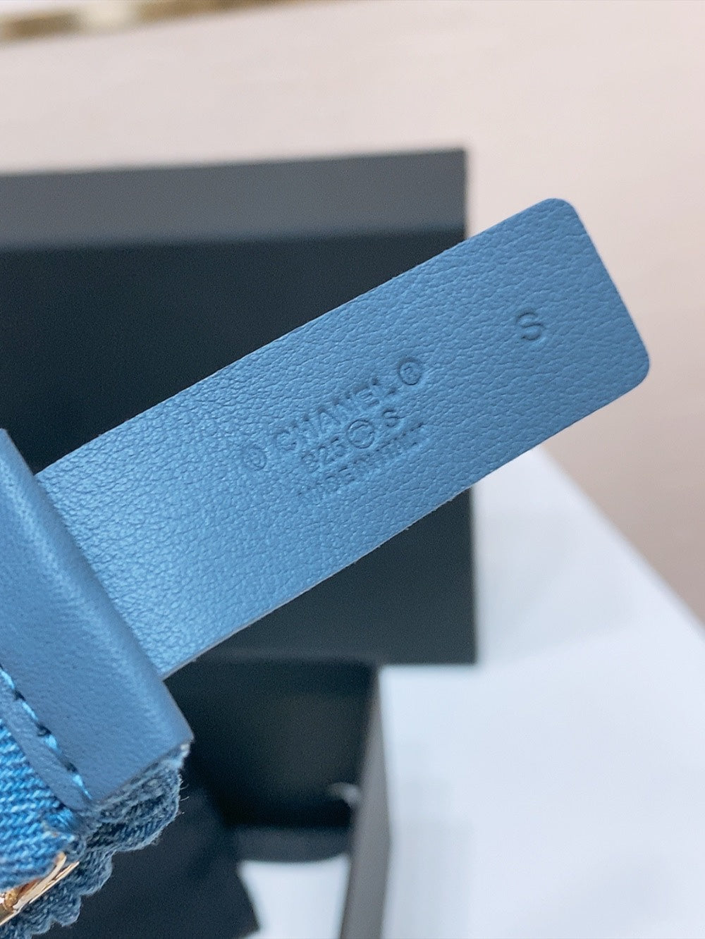 Double C Elastic Belt 30Mm In Blue Denim Gold Buckle Embossed Crystal