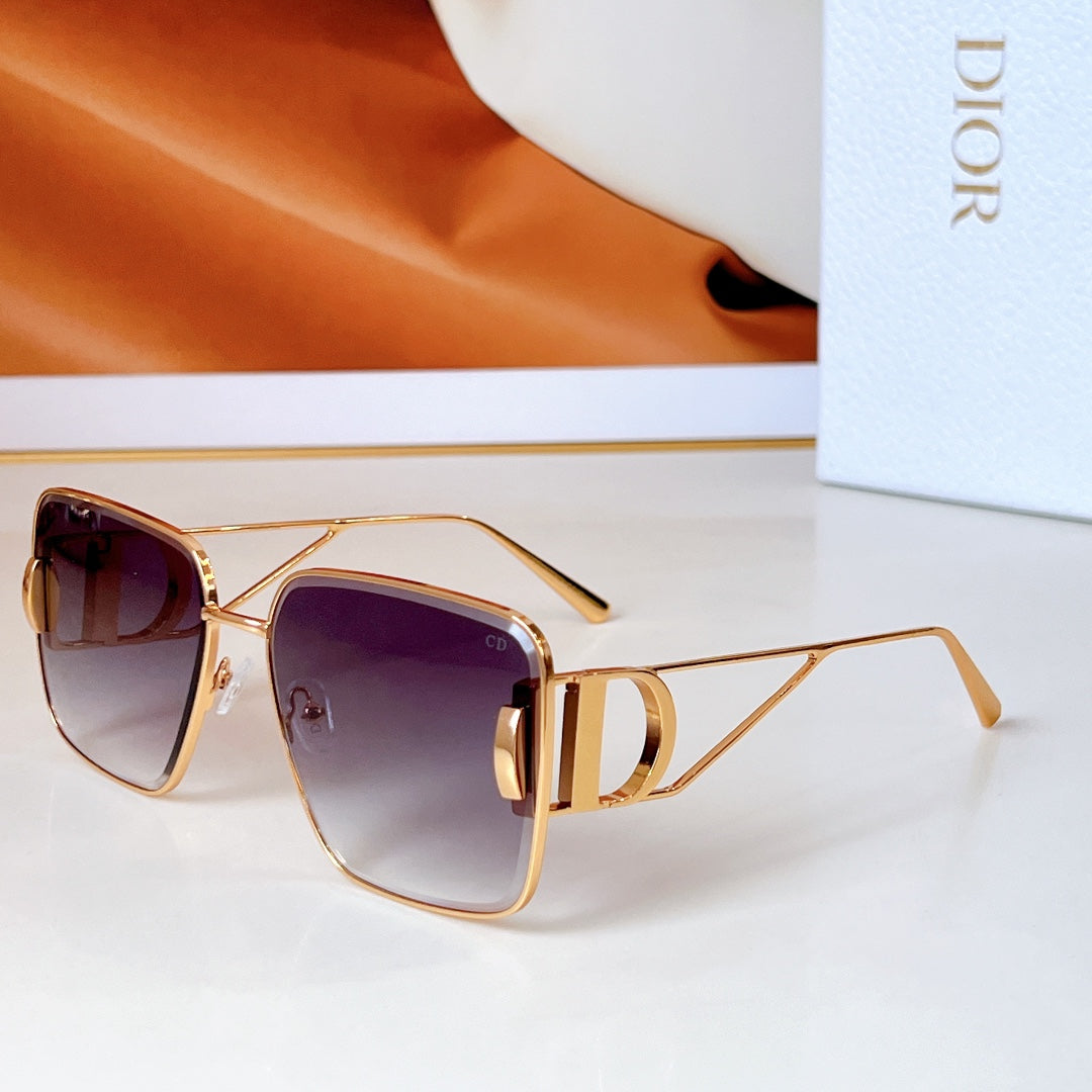 Montaigne Square Sunglass Dsgta42Ucr In Metal