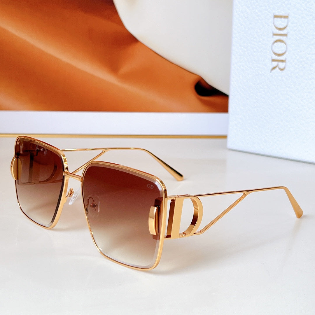 Montaigne Square Sunglass Dsgta42Ucr In Metal