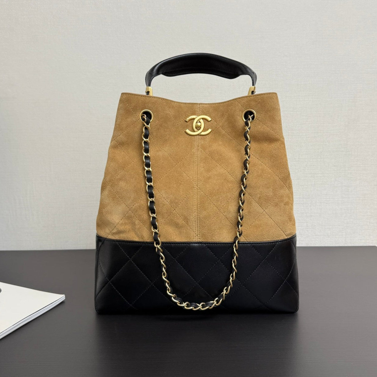 CC Large Tote 39 Light Beige Canvas Pearl Logo