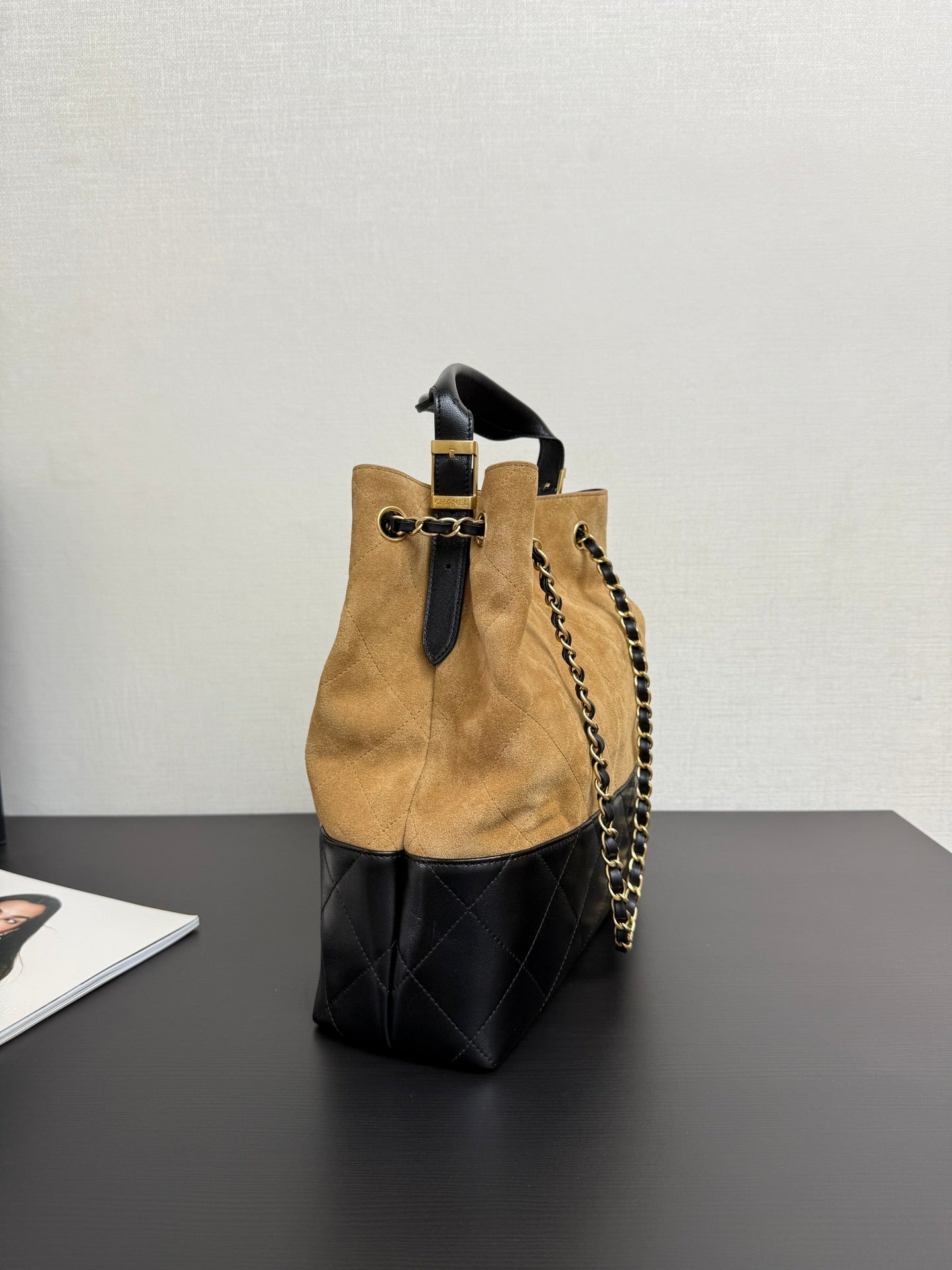 CC Large Tote 39 Light Beige Canvas Pearl Logo