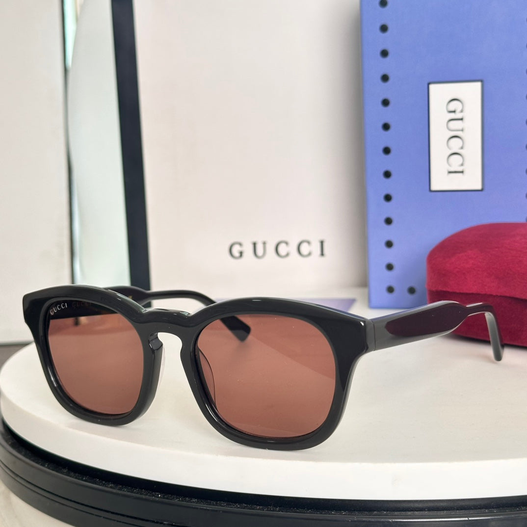 Gucci Sunglasses 690833