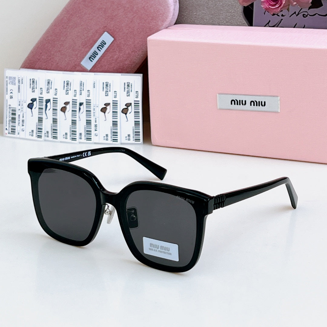 Miumiu Sunglasses 698839