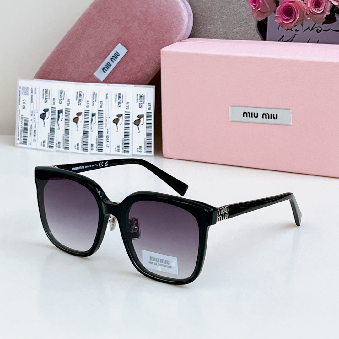 Miumiu Sunglasses 698839