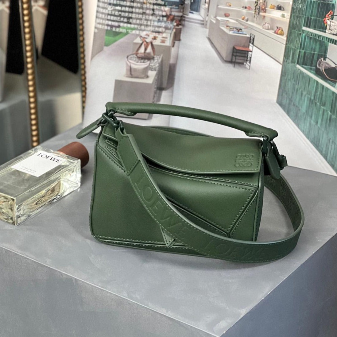 Loew Puzzle Fold Tote Iblack Shiny Calfskin