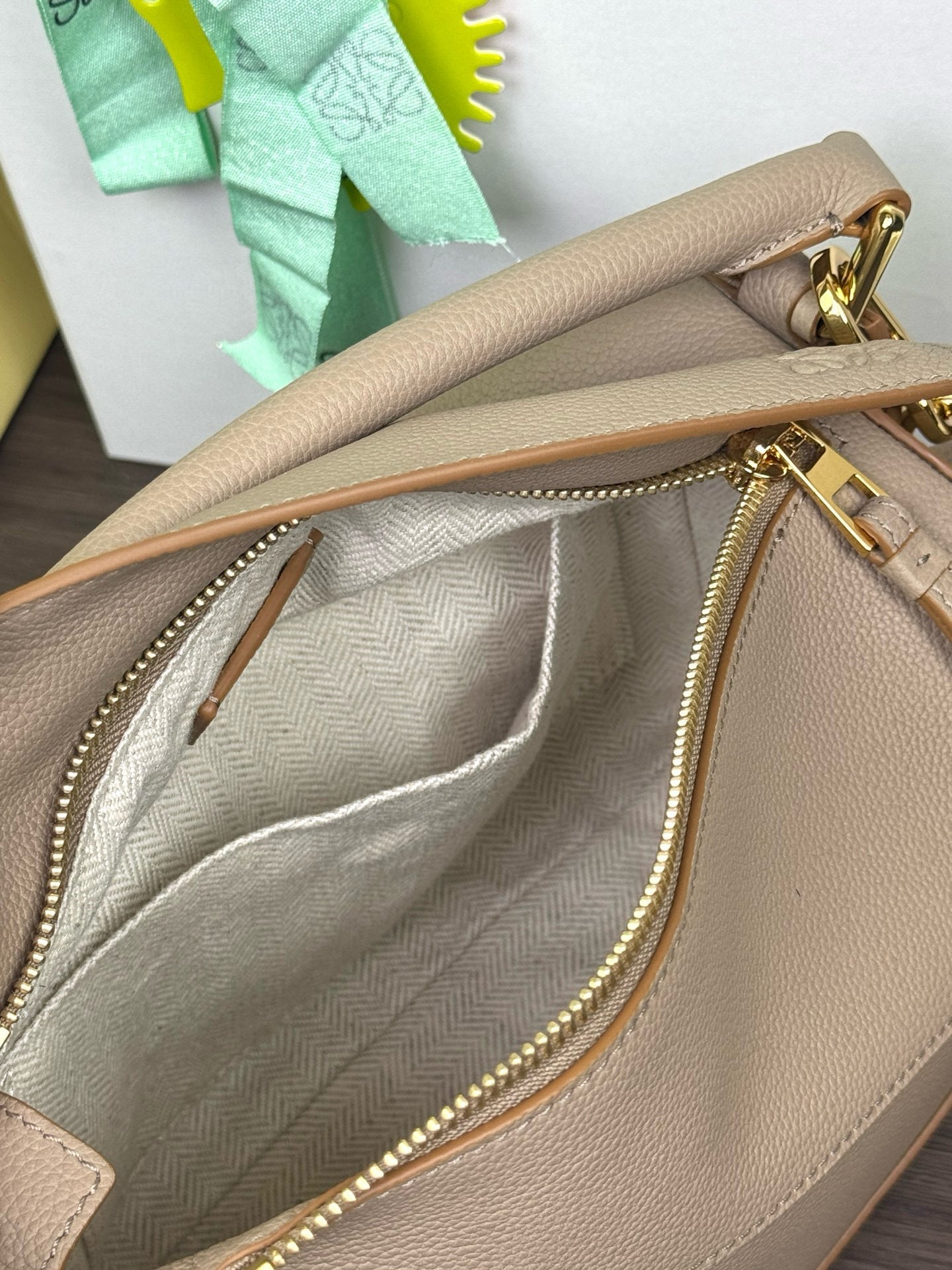 Loew Puzzle Fold Tote Iblack Shiny Calfskin