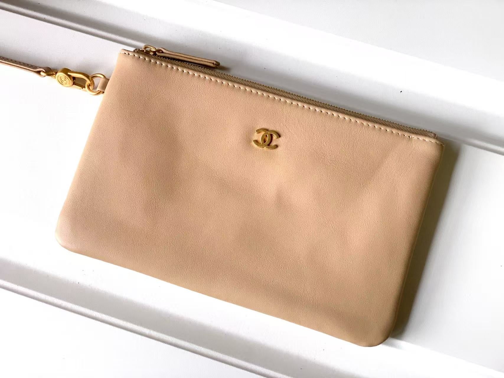 CC Large Tote 39 Light Beige Canvas Pearl Logo