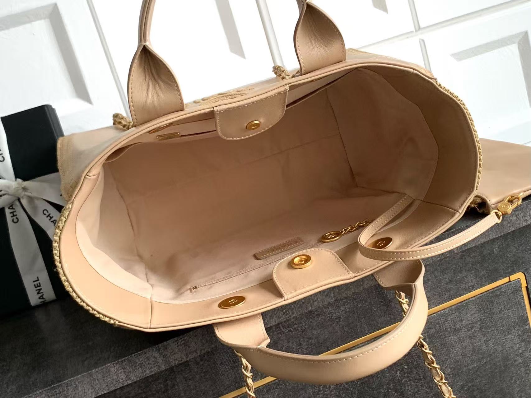 CC Large Tote 39 Light Beige Canvas Pearl Logo