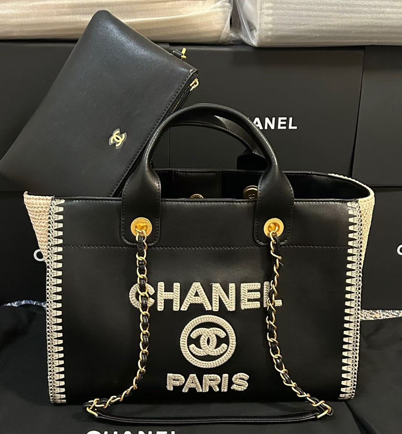 CC Large Tote 39 Light Beige Canvas Pearl Logo