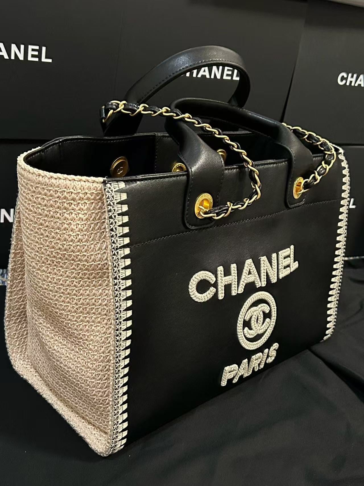 CC Large Tote 39 Light Beige Canvas Pearl Logo