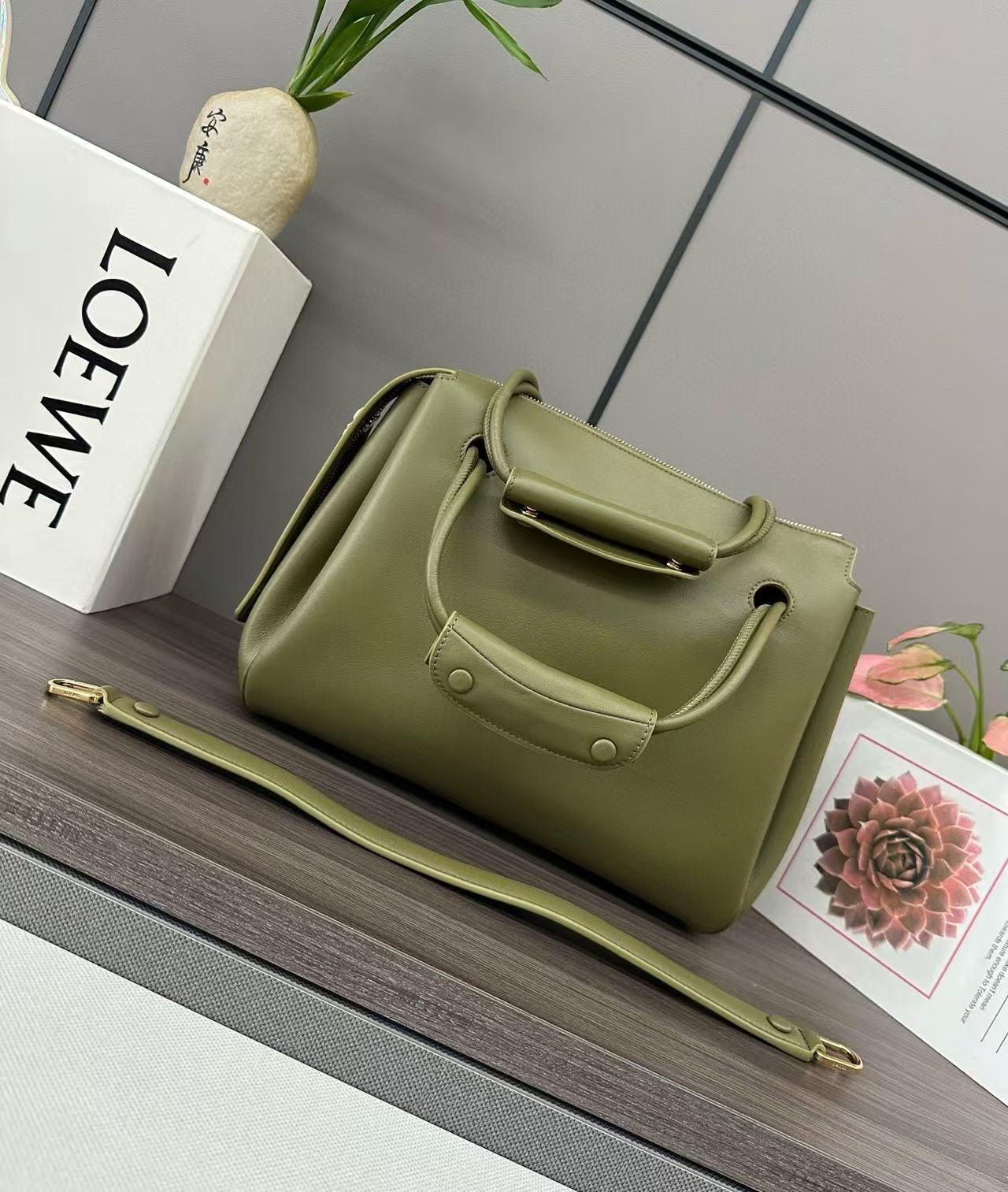 Loew Puzzle Fold Tote Iblack Shiny Calfskin