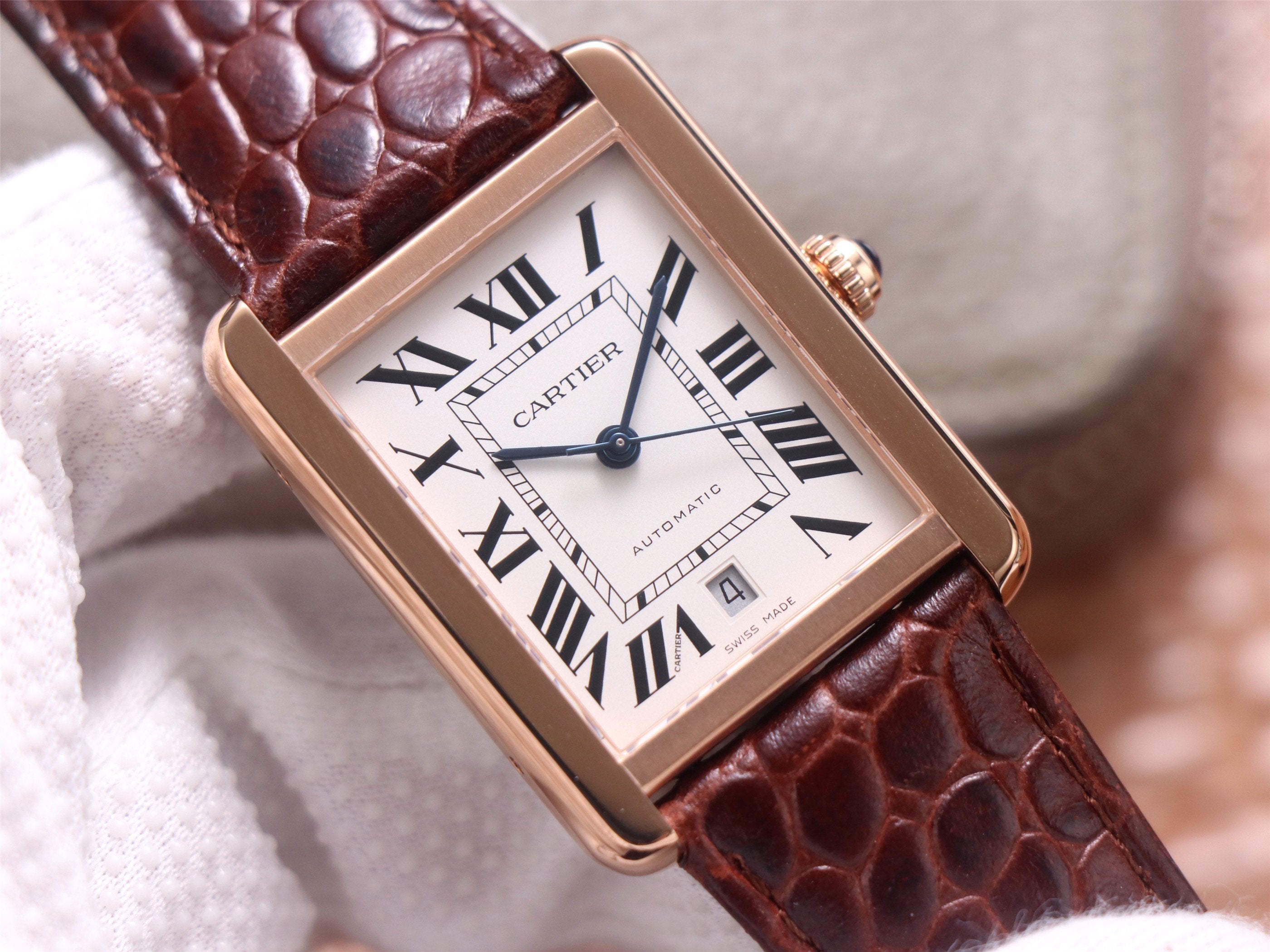 Panthere De Cartie Quartz Pink Gold Case