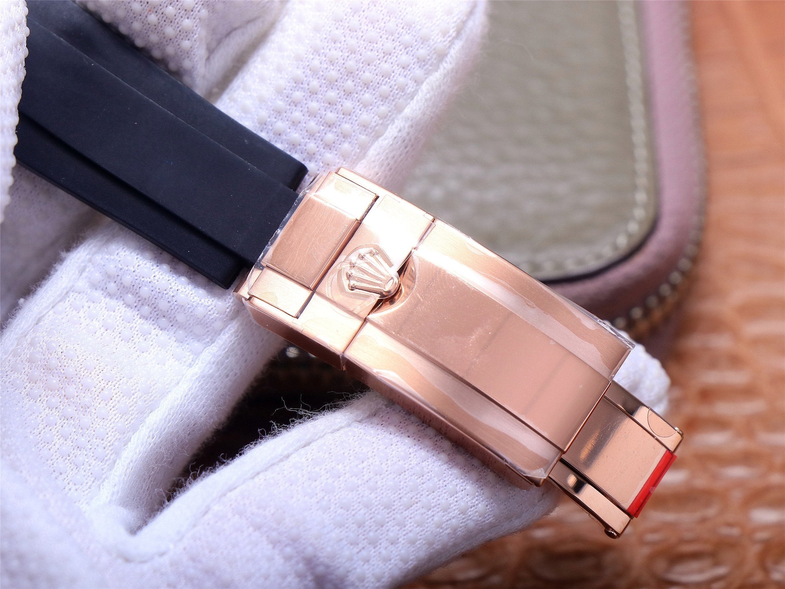 DAYTONA ROSE GOLD CASE 40MM CHOCOLATE DIAL RUBBER STRAP