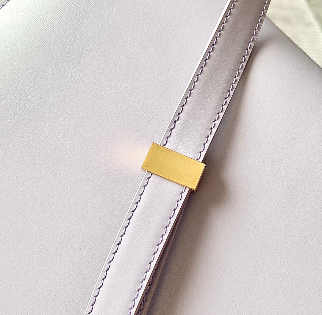 CELINE MEDIUM CLASSIQUE BAG 24CM LIGHT PURPLE CALFSKIN