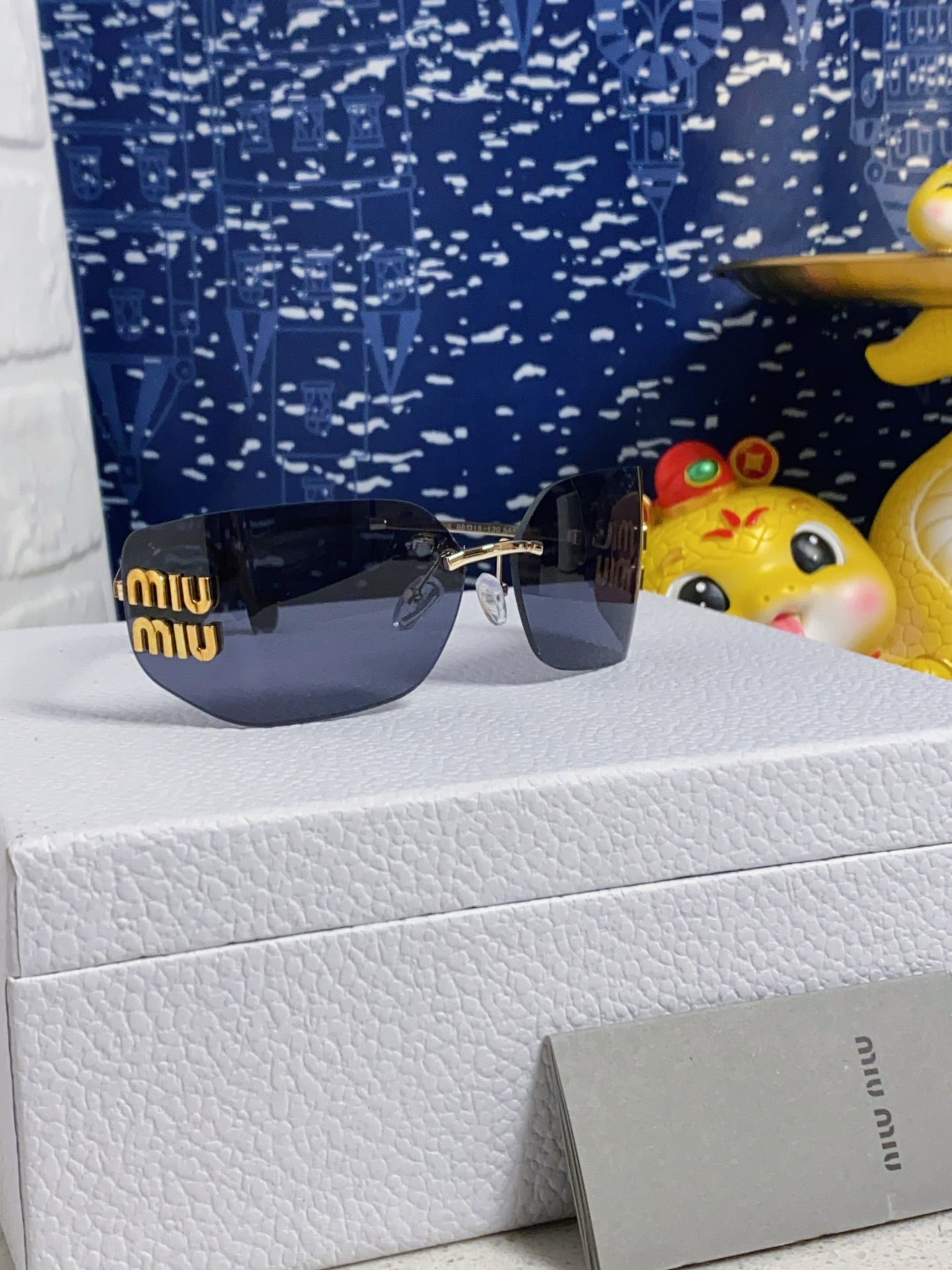 Miumiu Sunglasses 559678