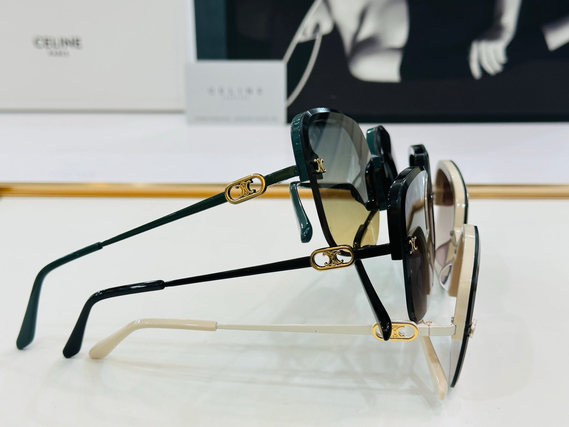 TRIOMPHE SQUARE SUNGLASS CL40251 IN METAL