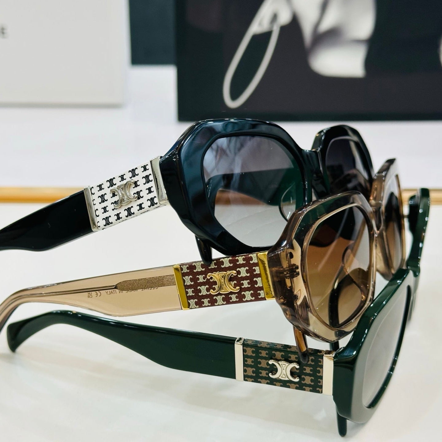 TRIOMPHE OVAL SUNGLASS CL40169 IN ACETATE