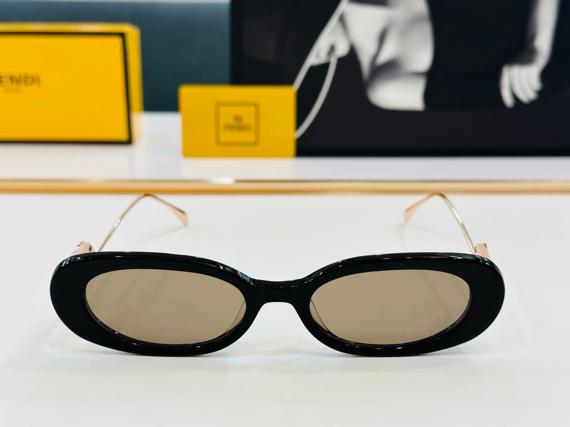 Ff Diamonds Oval Frame Sunglasses E3018 In Acetate