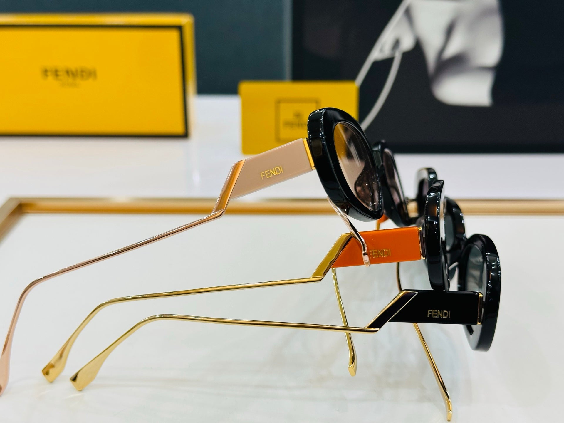 Ff Diamonds Oval Frame Sunglasses E3018 In Acetate