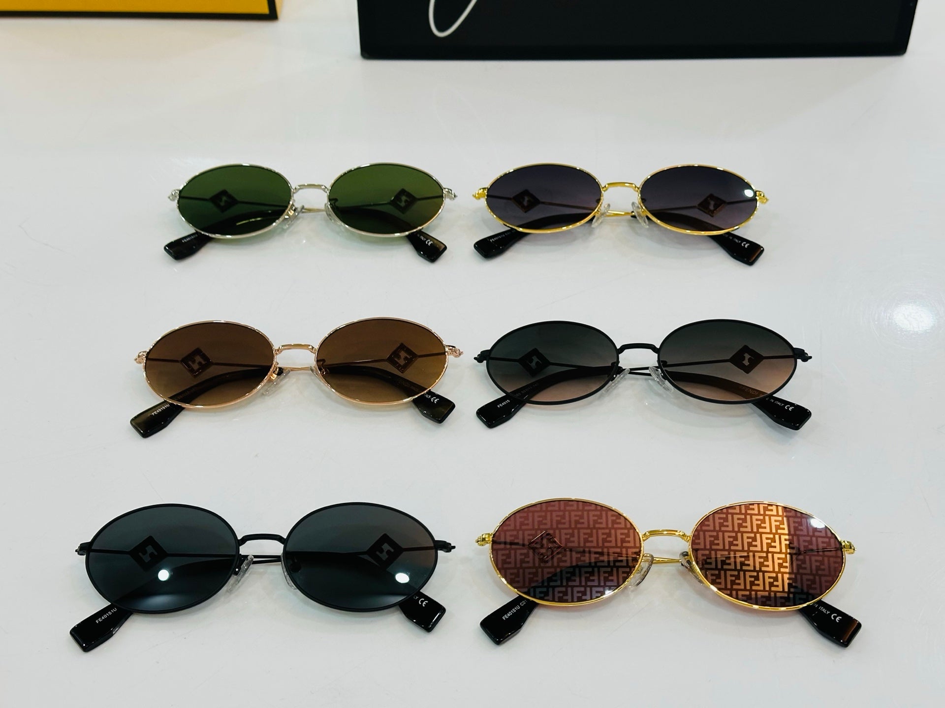 First Crystal Oval Frame Sunglasses E40151 In Metal