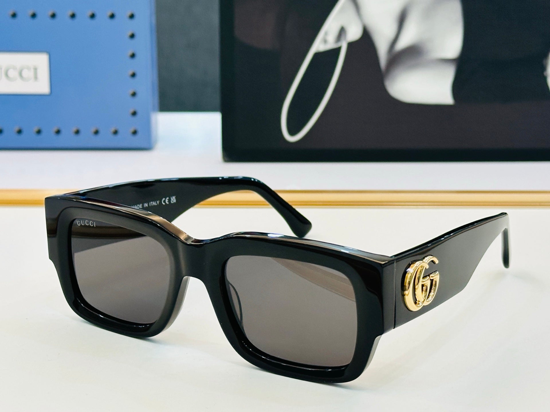 Gucci Sunglasses 677550