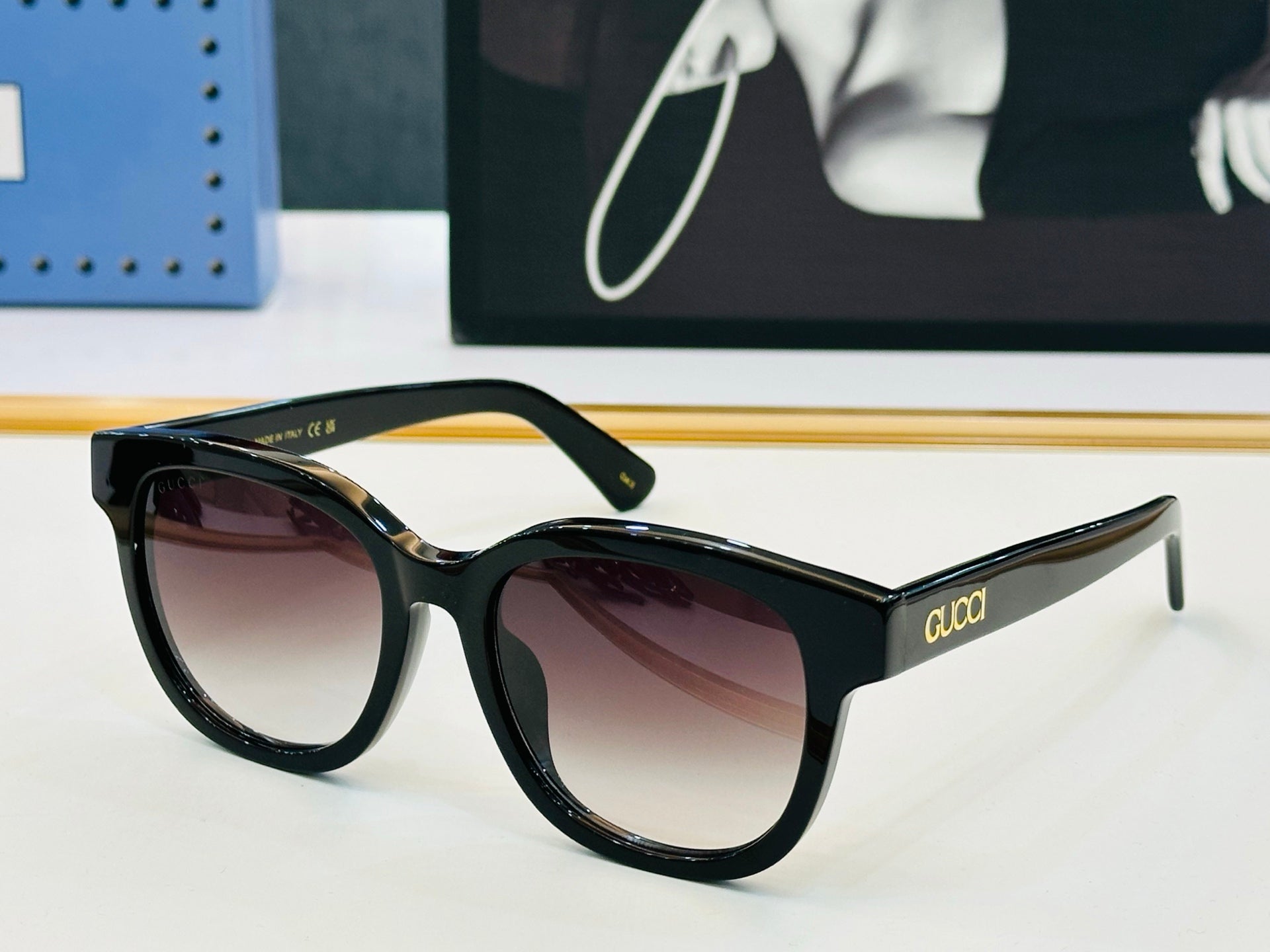 Gucci Sunglasses 692511