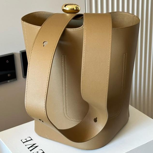 Loew Puzzle Fold Tote Iblack Shiny Calfskin