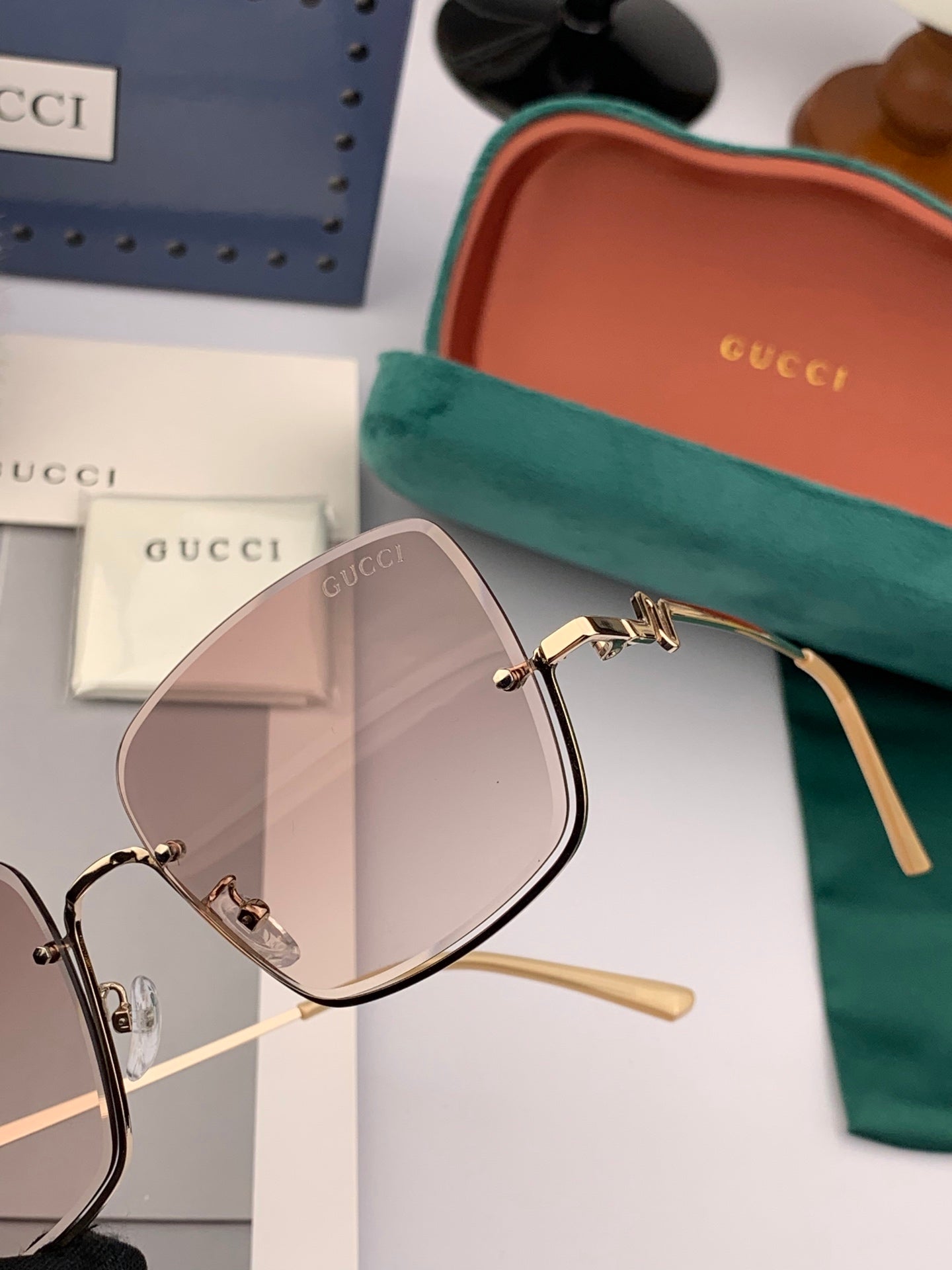 Gucci Gradient Pink Sunglasses 559700
