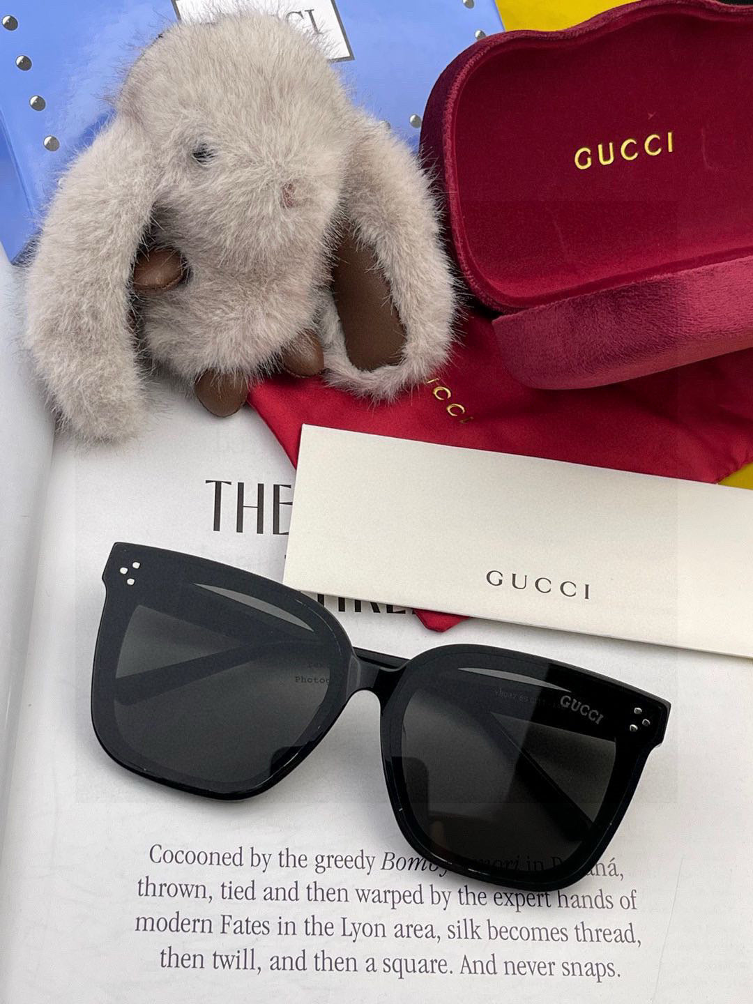 Gucci Sunglasses 560806