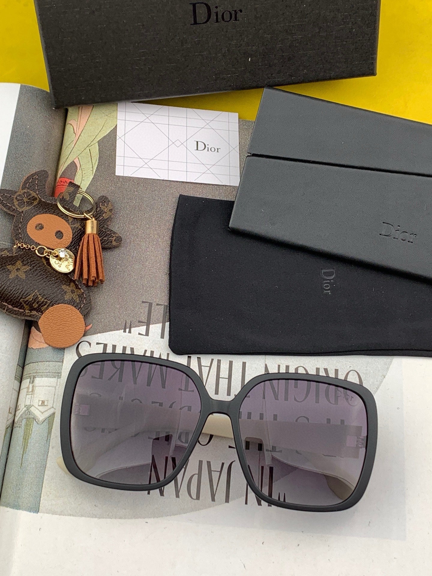 Montaigne Square Sunglass D7277 In Acetate