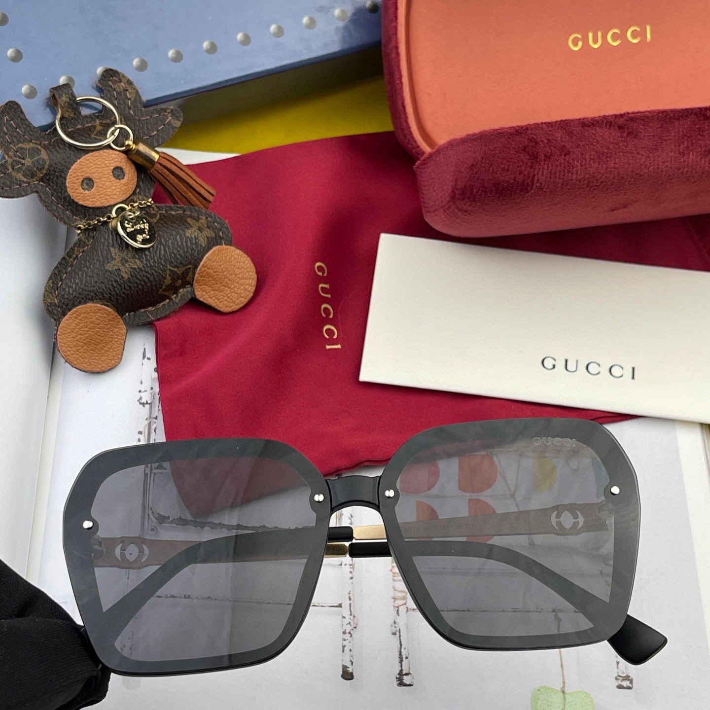 BORDERED SQUARE FRAME SUNGLASSES G0607 IN ACETATE