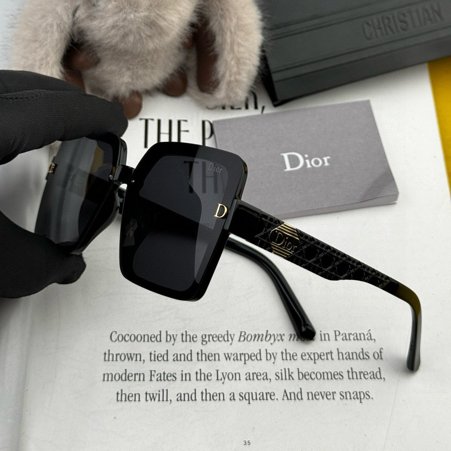 Montaigne Sunglass Cd6251 In Acetate