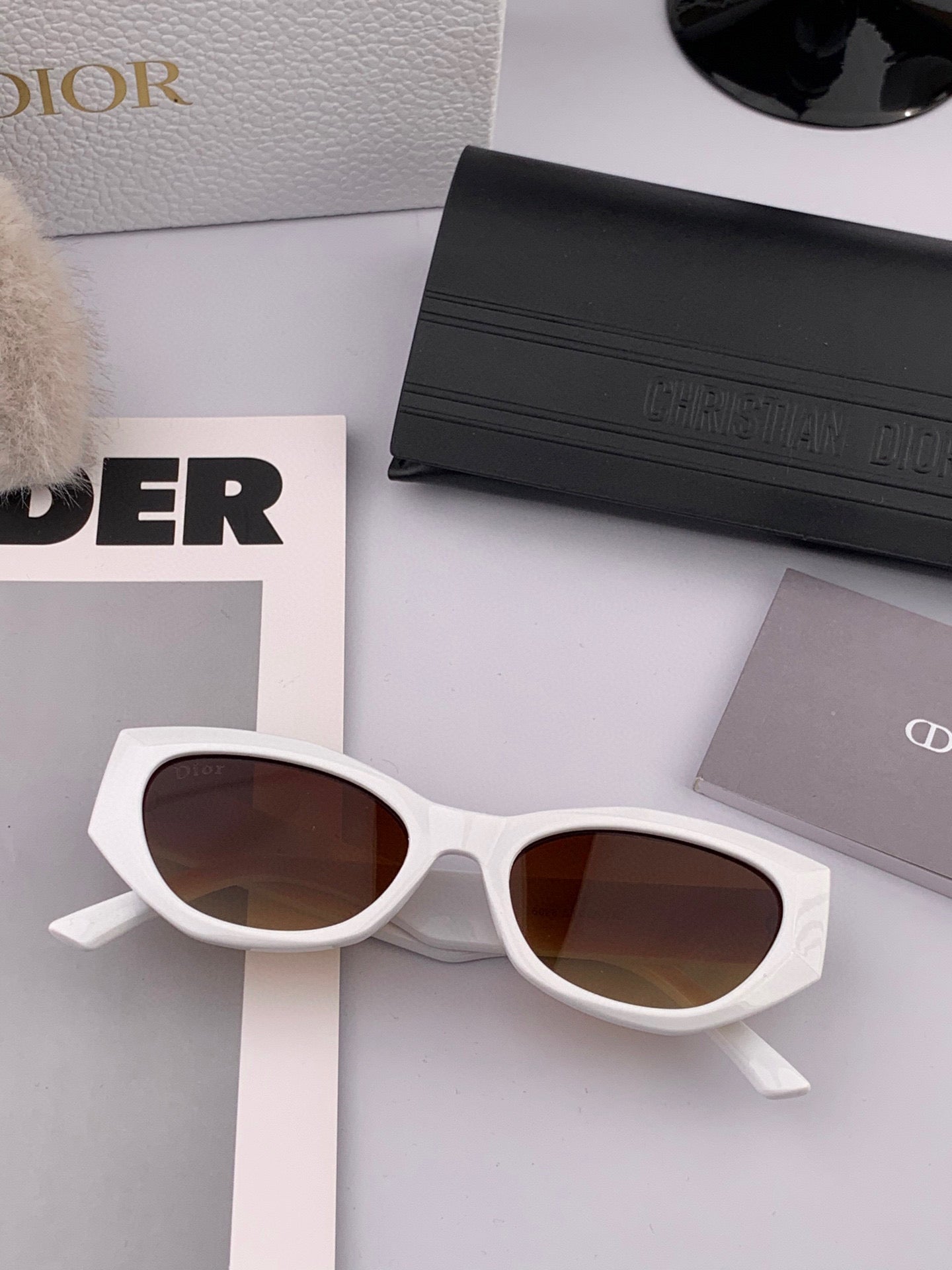 Montaigne Sunglass D8620 In White Acetate Brown Lenses