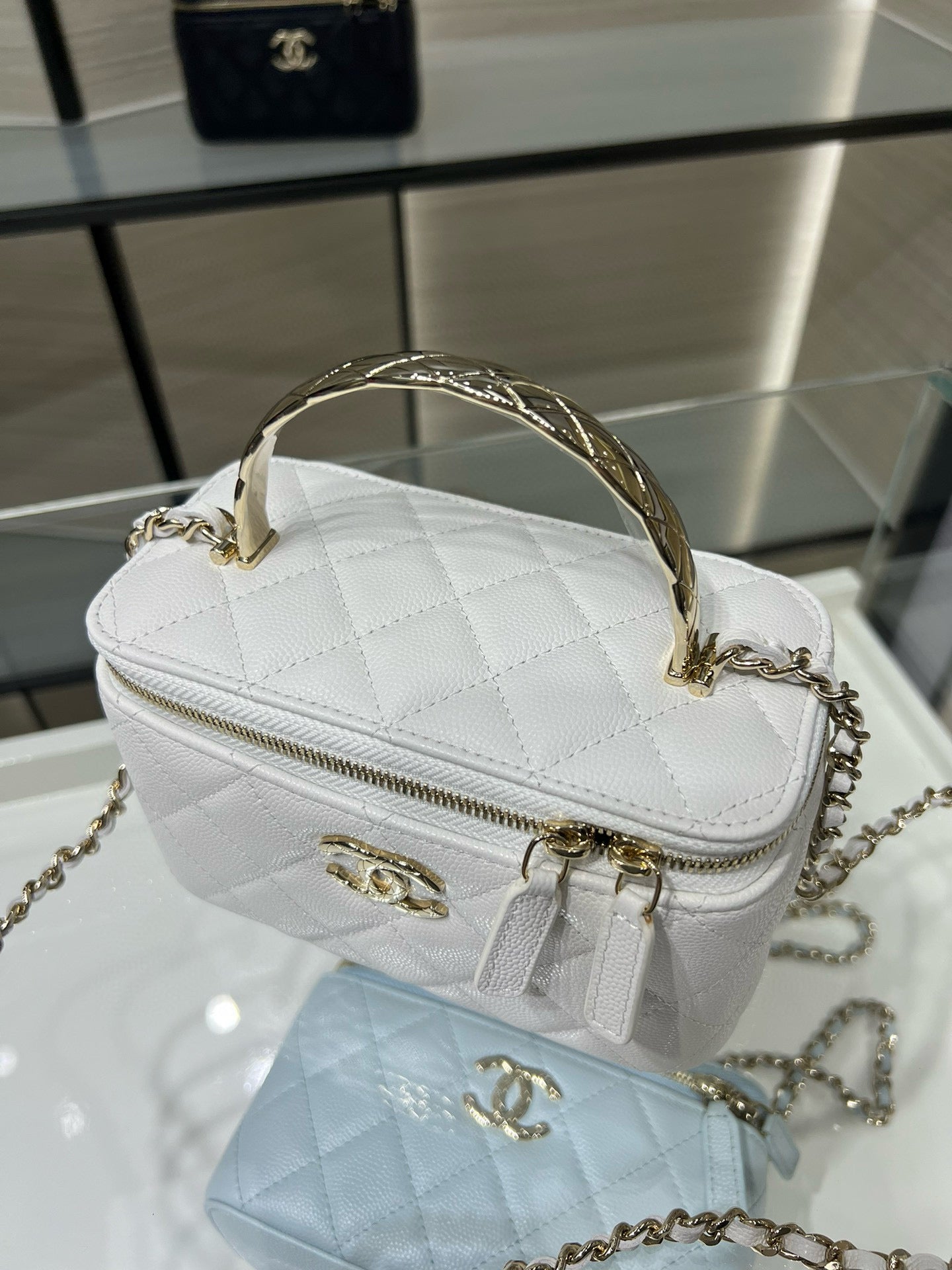 CC Large Tote 39 Light Beige Canvas Pearl Logo