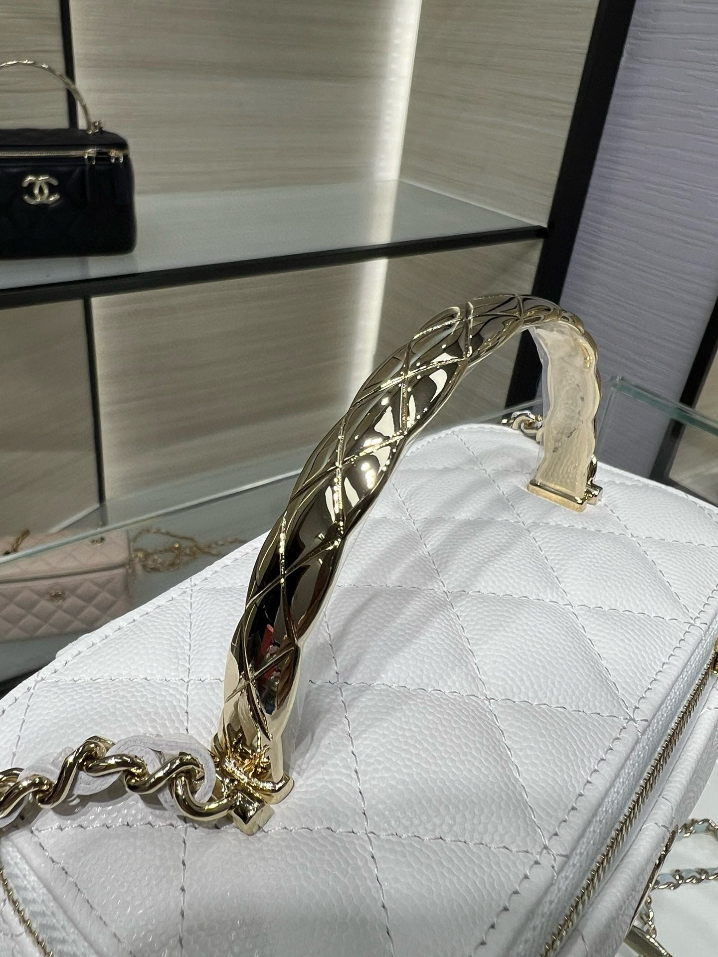 CC Large Tote 39 Light Beige Canvas Pearl Logo