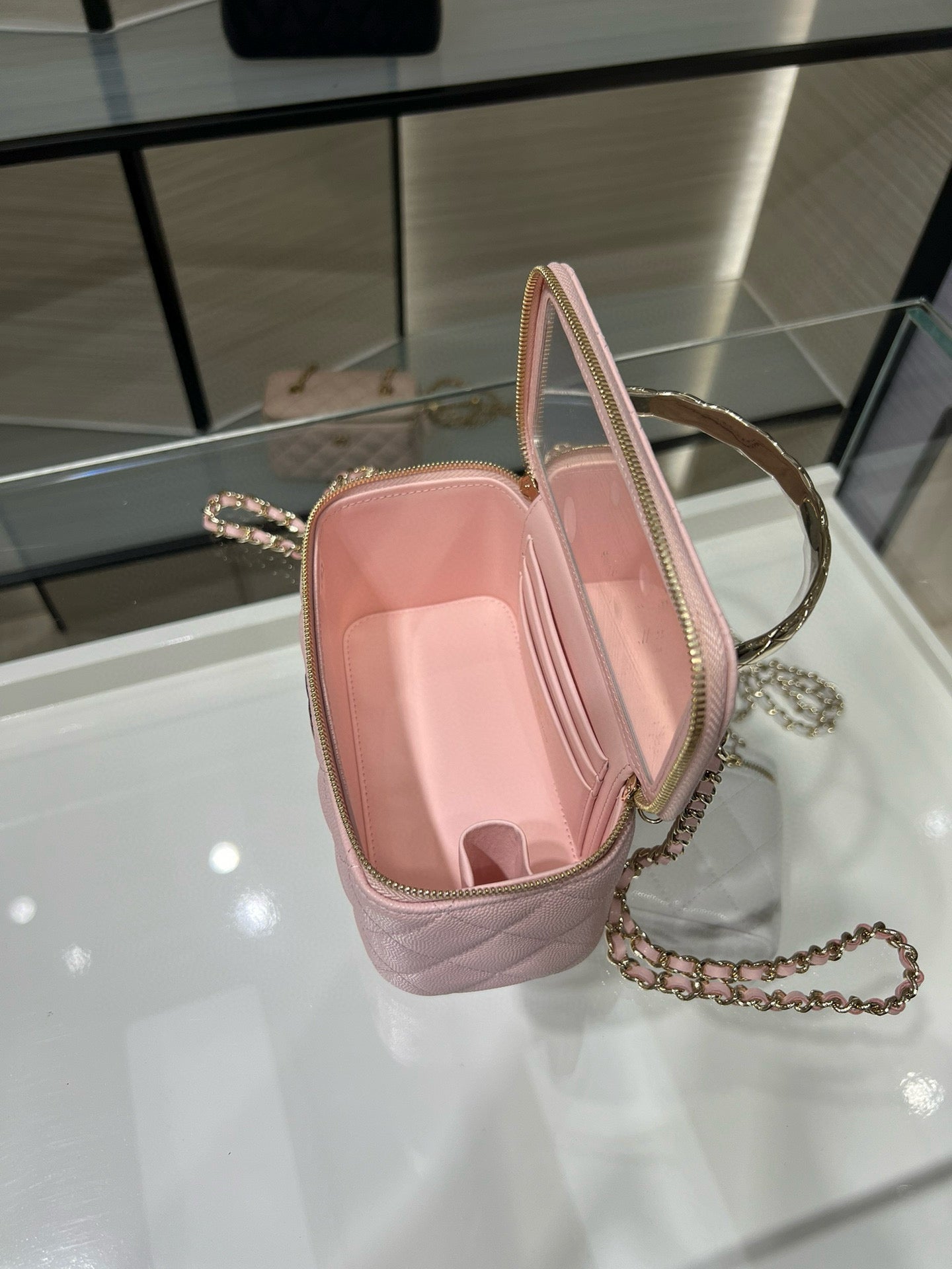 CC Large Tote 39 Light Beige Canvas Pearl Logo