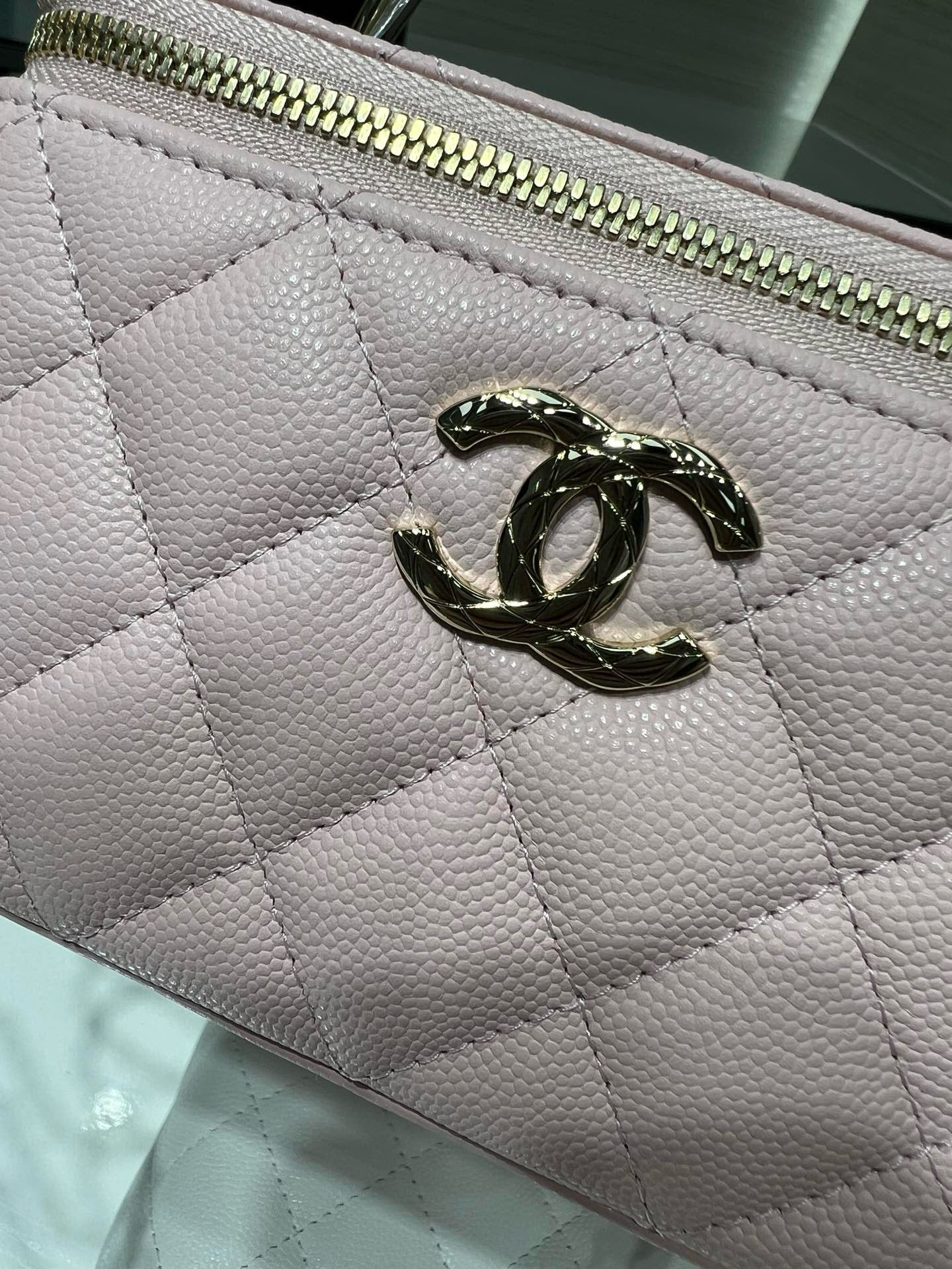 CC Large Tote 39 Light Beige Canvas Pearl Logo