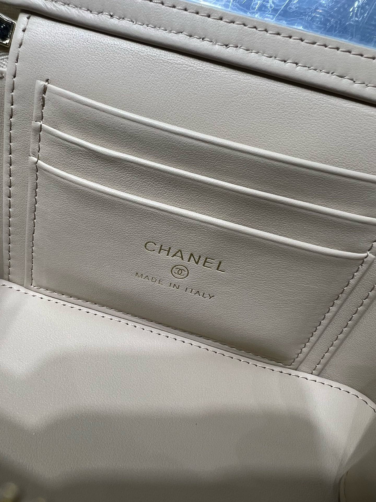 CC Large Tote 39 Light Beige Canvas Pearl Logo