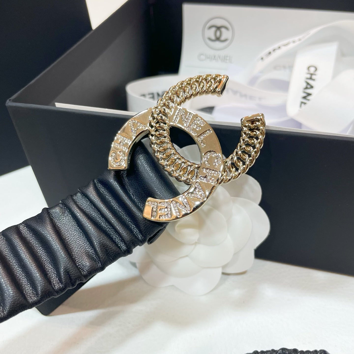 Double Cc 30Mm Stretch Belt In Black Calfskin With Gold Chain Buckle Crystal Detail